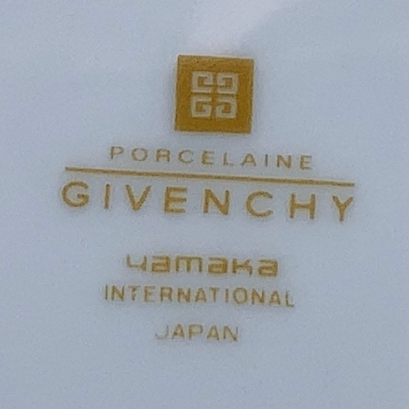 6-Pc Givenchy Porcelaine Navy and White Dinnerware Set - Picture 6 of 15